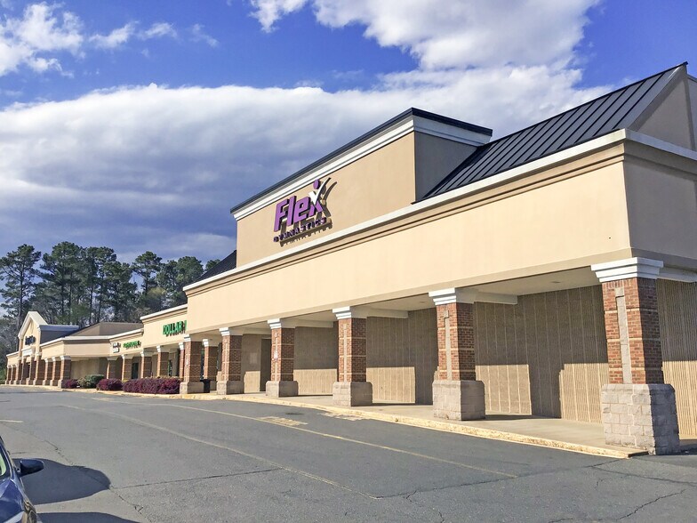 More Photos Of 4076-4100 Charlotte Hwy, Lake Wylie General Retail For Lease