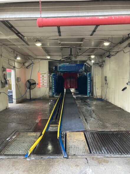 More Photos Of 3245 Park Ave, Paducah Carwash For Sale