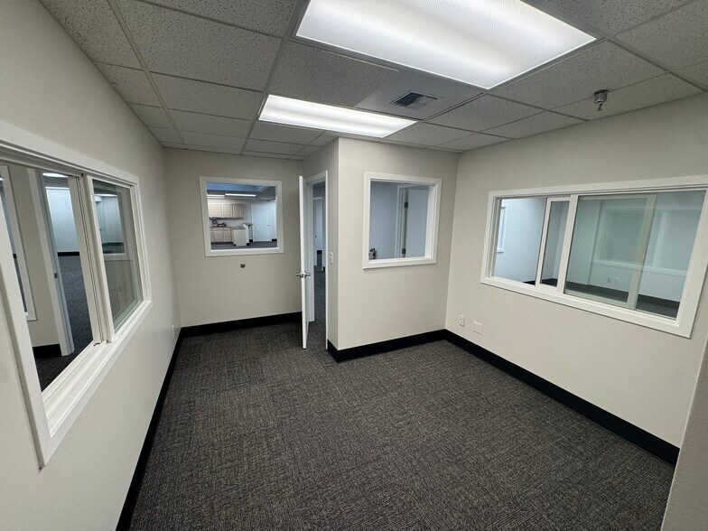 More Photos Of 3077 20th St E, Fife Warehouse For Lease