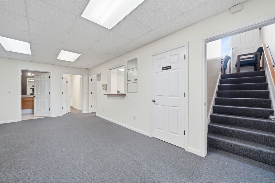 More Photos Of 70 Mountain Dr, Dahlonega Medical For Lease