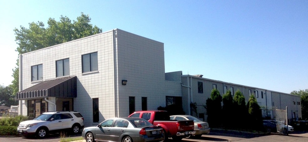 More Photos Of 1795 W Yale Ave, Englewood Warehouse For Lease