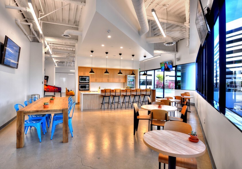 More Photos Of 1230 Rosecrans Ave, Manhattan Beach Office For Lease