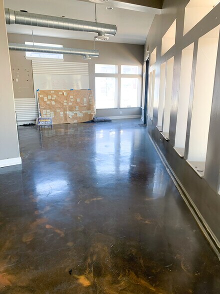 More Photos Of 1827 Saint Marys St, San Antonio Office For Sale