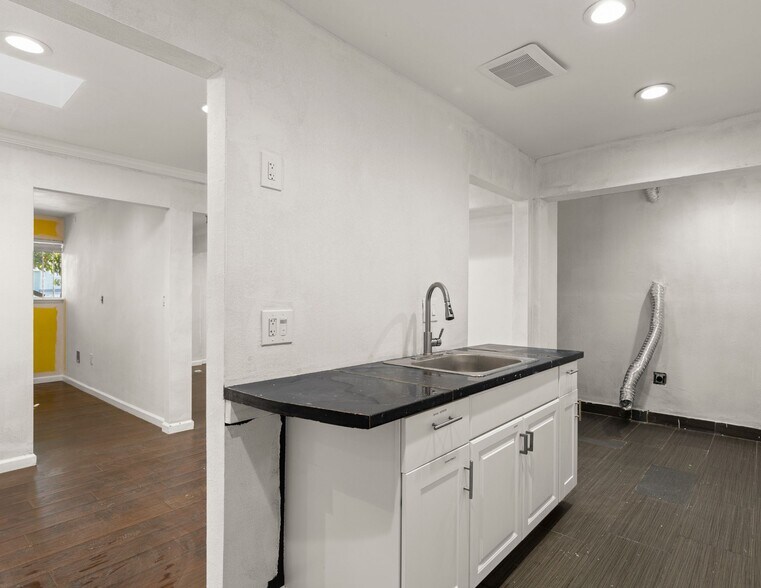 More Photos Of 556 N 1st St, San Jose Medical For Sale