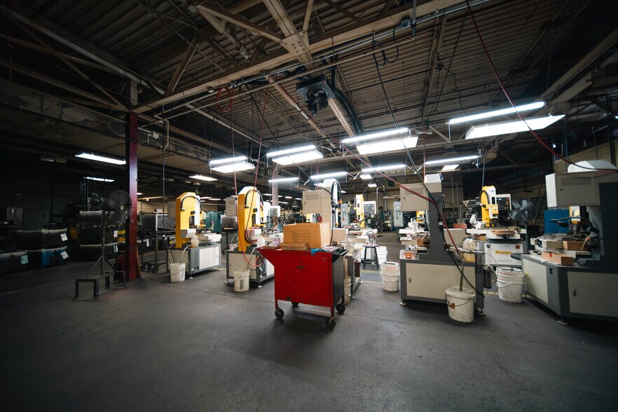 More Photos Of 1185 E Keating Ave, Muskegon Manufacturing For Sale