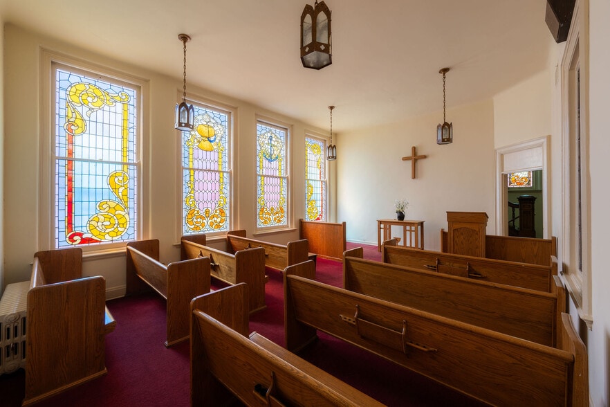 More Photos Of 12 W 5th St, Covington Religious Facility For Sale