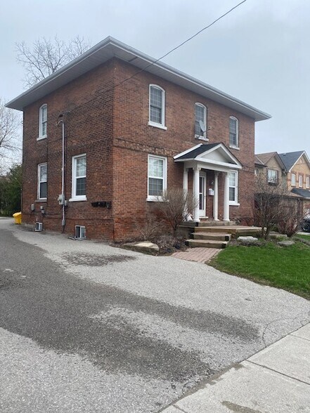 Primary Photo Of 102 Queen St, Bowmanville Apartments For Sale