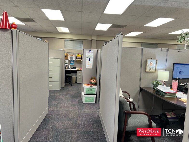 More Photos Of 1323 58th St, Lubbock Office For Lease
