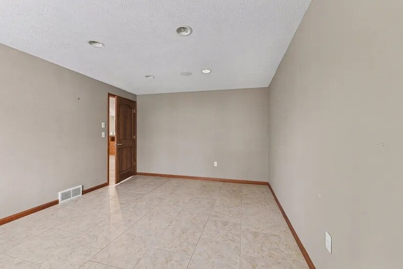 More Photos Of 206 E Park Dr, Kalkaska Warehouse For Sale