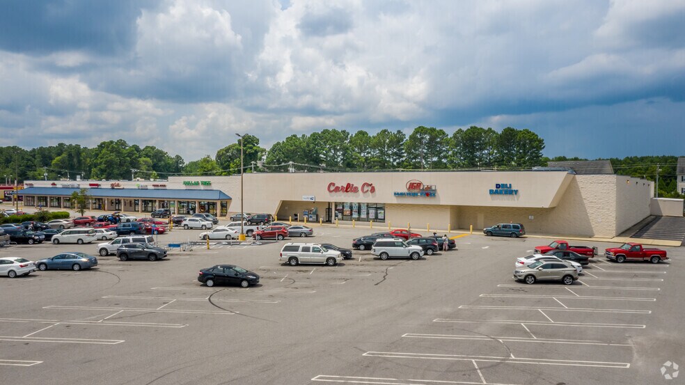 More Photos Of 690-700 S Reilly Rd, Fayetteville General Retail For Lease