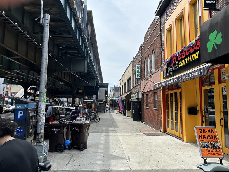 More Photos Of 2850 31st St, Astoria Restaurant For Sale