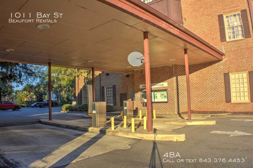 More Photos Of 1011 Bay St, Beaufort Office For Lease