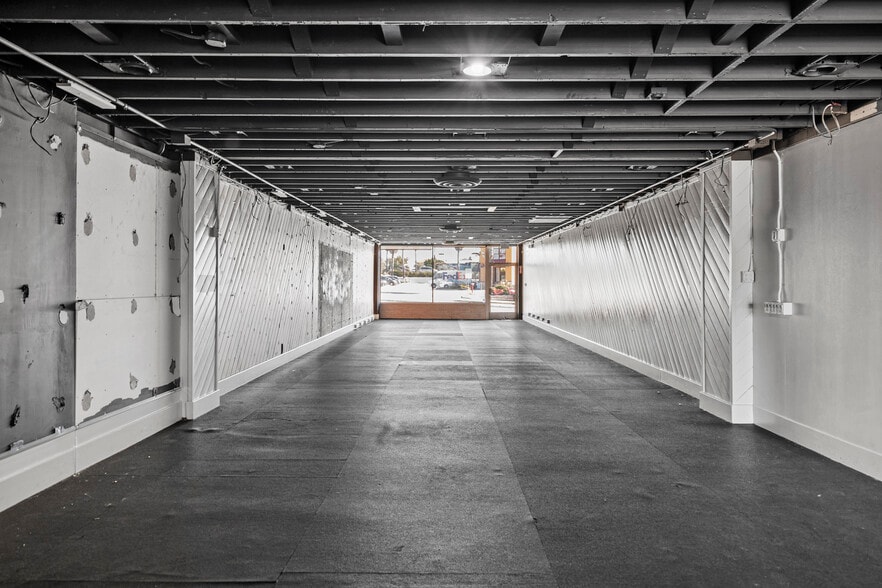 More Photos Of 2317-2409 N Sepulveda Blvd, Manhattan Beach Unknown For Lease