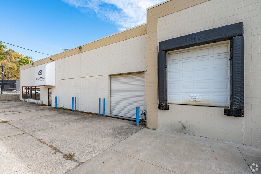 More Photos Of 630 Maryland Ave, Charleston Warehouse For Lease
