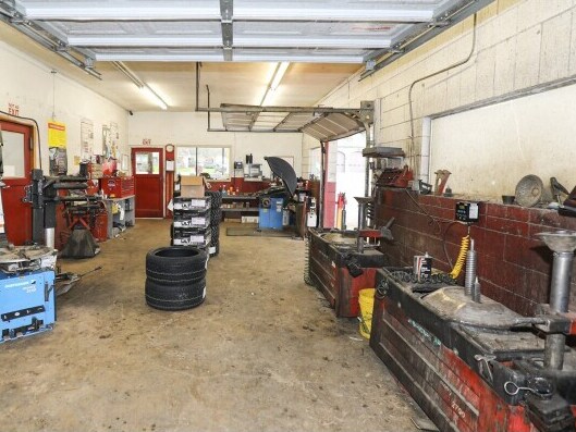 More Photos Of 133 S Old Pacific Hwy, Myrtle Creek Freestanding For Sale