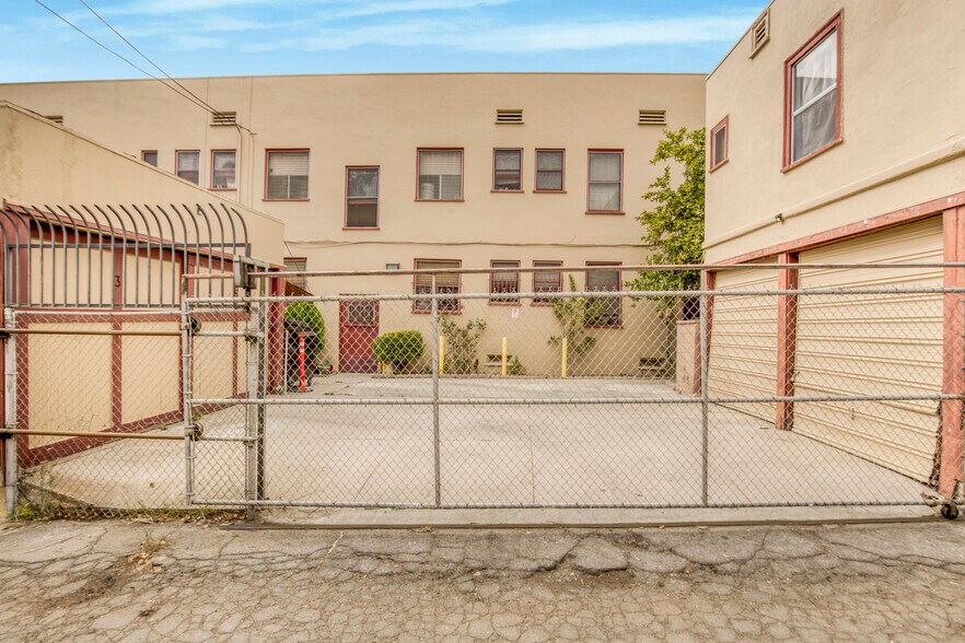 More Photos Of 2375 W 12th St, Los Angeles Apartments For Sale