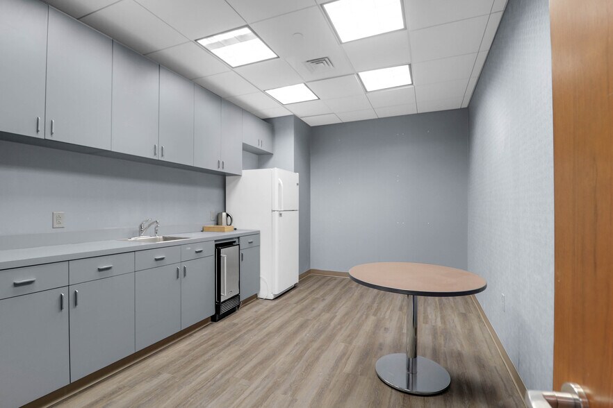 More Photos Of 40 Calhoun St, Charleston Office For Lease