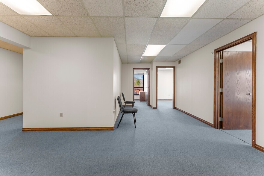 More Photos Of 600 Commerce Dr, Coraopolis Office Residential For Lease
