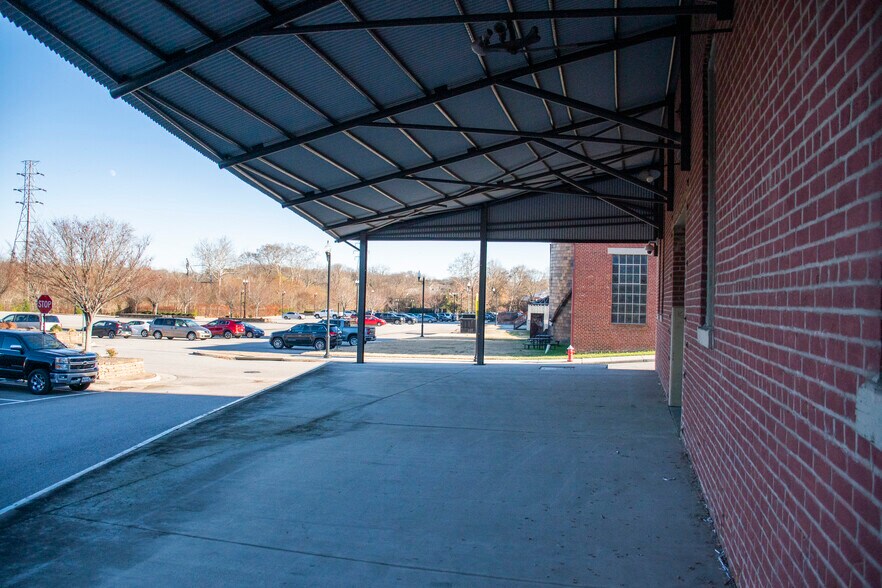 More Photos Of 110 Newton St, Danville Warehouse For Sale