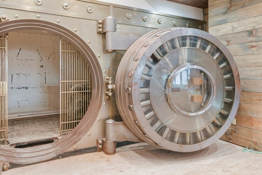 More Photos Of 17 Market St, Poughkeepsie Office For Lease