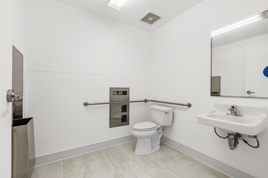 More Photos Of 3003 4th Ave, San Diego Medical For Lease