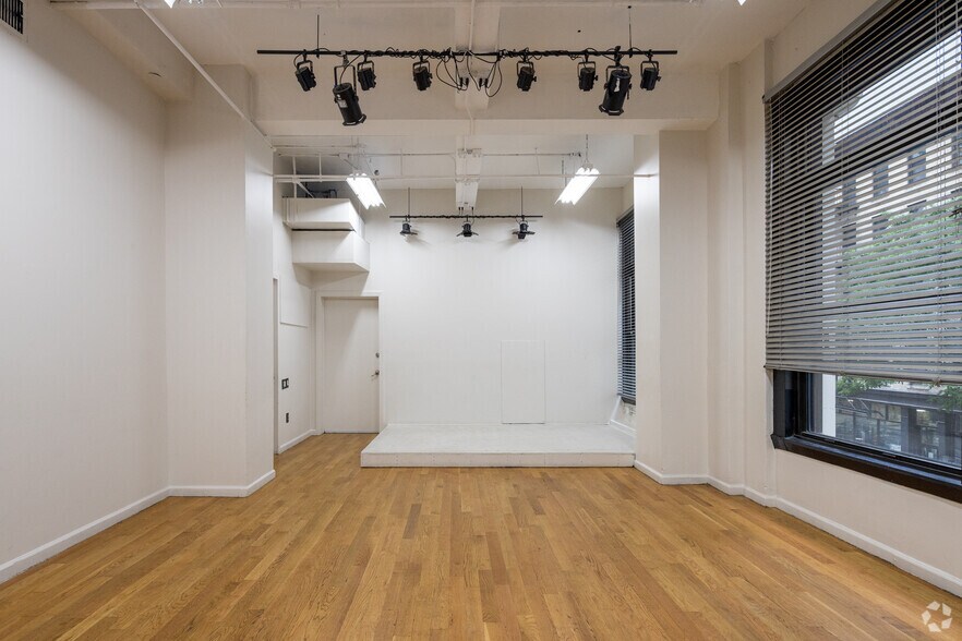 More Photos Of 134 W 29th St, New York Office For Sale