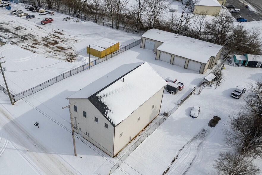 More Photos Of 12 A Cattlemans Ln, Berryville Warehouse For Lease