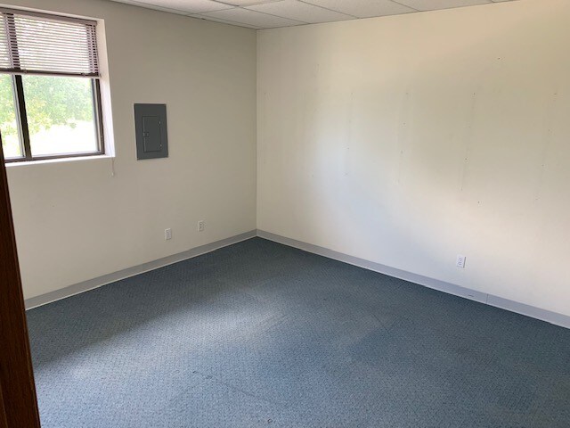 More Photos Of 3101-3121 Kintzley Ct, Laporte Storefront Retail Office For Lease