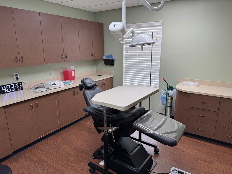 More Photos Of 10965 Winds Crossing Dr, Charlotte Medical For Sale