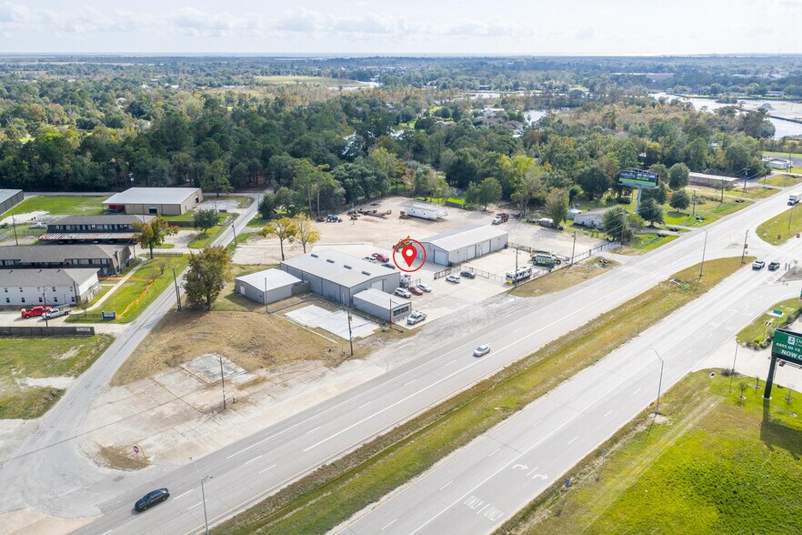 More Photos Of 3144 Texas Ave, Bridge City Warehouse For Lease