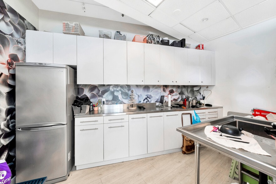 More Photos Of 24691 Del Prado Ave, Dana Point Freestanding For Sale