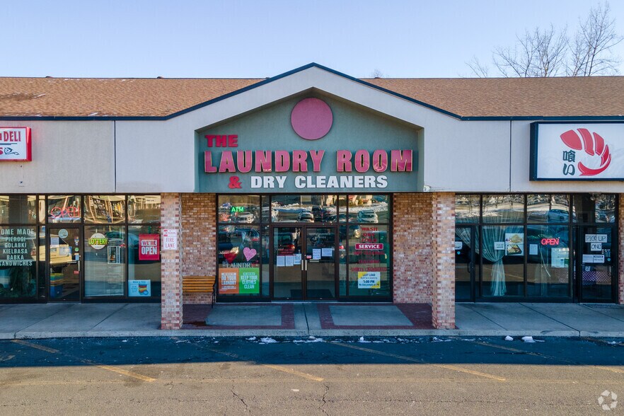 More Photos Of 34 Shunpike Rd, Cromwell Freestanding For Lease