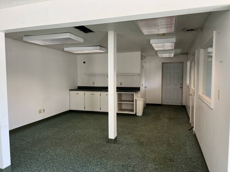 More Photos Of 603-615 E Jefferson St, Plymouth Office For Sale