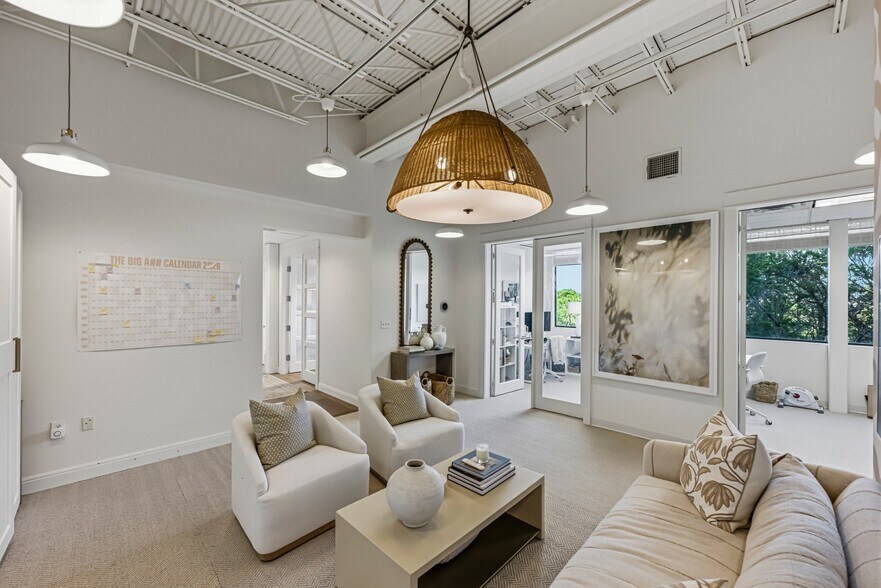 More Photos Of 7000 Bee Caves Rd, Austin Medical For Sale