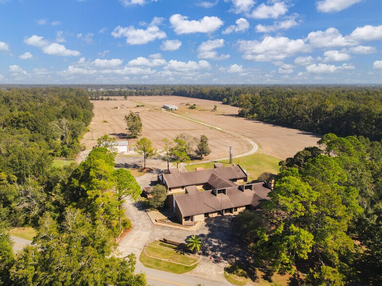 More Photos Of 9297 Highway 979, Livonia Specialty For Sale