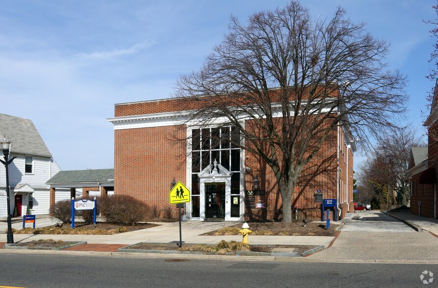 Primary Photo Of 101 W Main St, Moorestown Bank For Lease