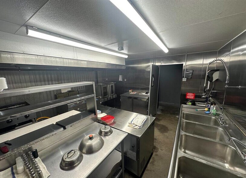 More Photos Of 504 Main St, Varna Restaurant For Sale