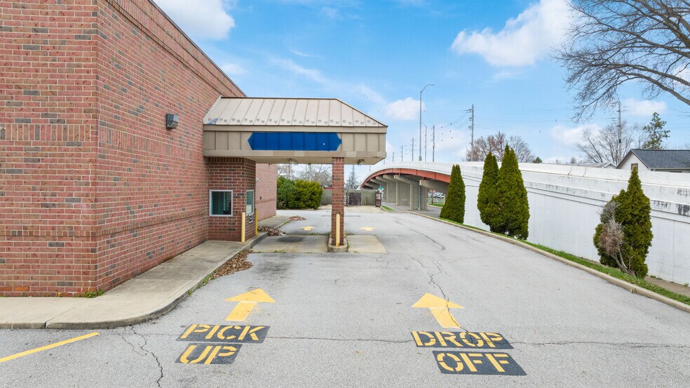 More Photos Of 222 S Main St, Orrville Drugstore For Sale