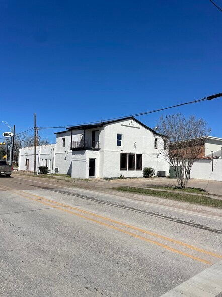 More Photos Of 444 Main St, Yorktown Restaurant For Sale