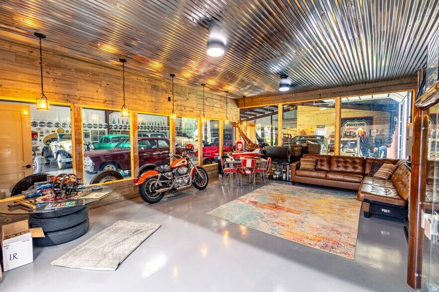 More Photos Of 2418 US-31, Falkville Warehouse For Sale