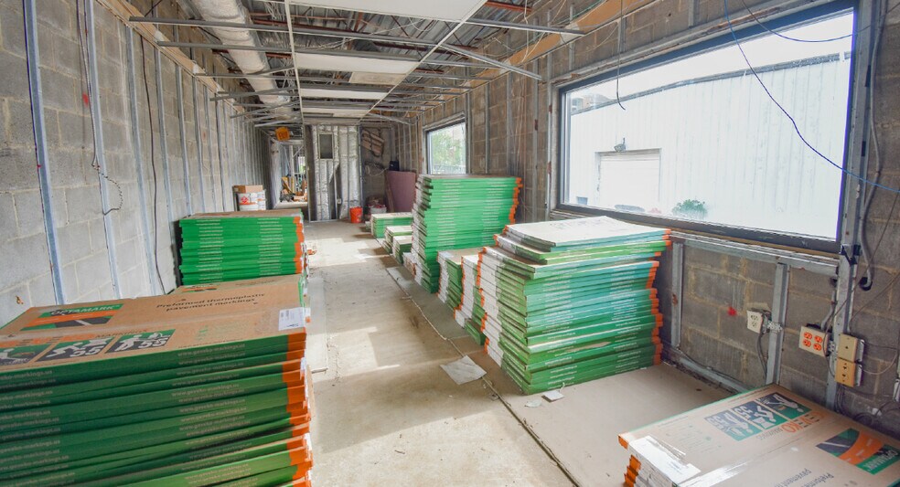 More Photos Of 5408 Branchville Rd, College Park Warehouse For Lease