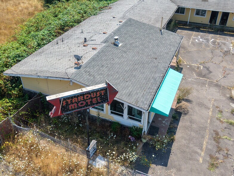 More Photos Of 455 Bear Creek Rd, Cottage Grove Hotel For Sale
