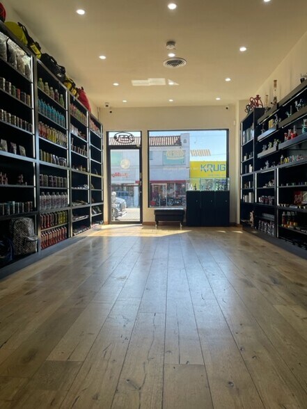 More Photos Of 7219-7223 Melrose Ave, Los Angeles Storefront For Lease