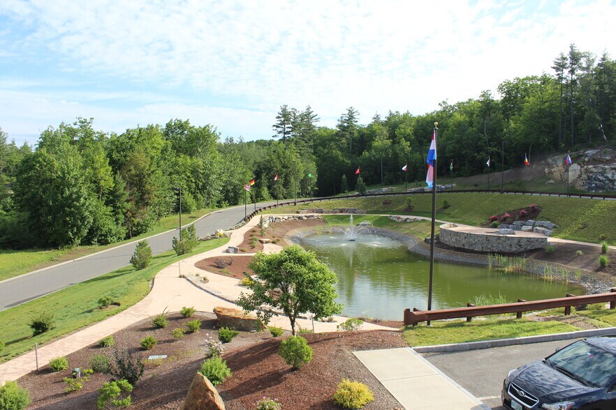 More Photos Of 6 Kitty Hawk Lndg, Londonderry Office For Lease