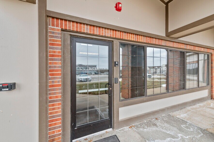 More Photos Of 3730 S Elizabeth St, Independence Medical For Lease