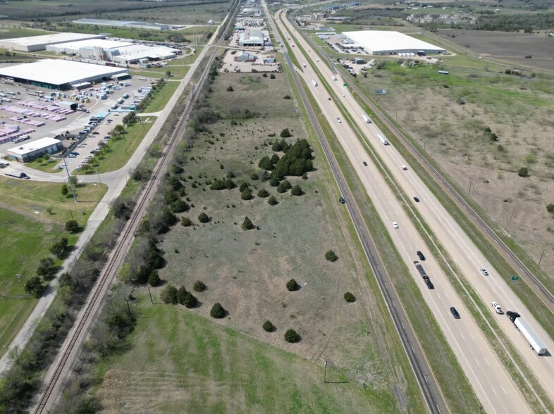 More Photos Of 3413 N Interstate 45, Ennis Land For Sale