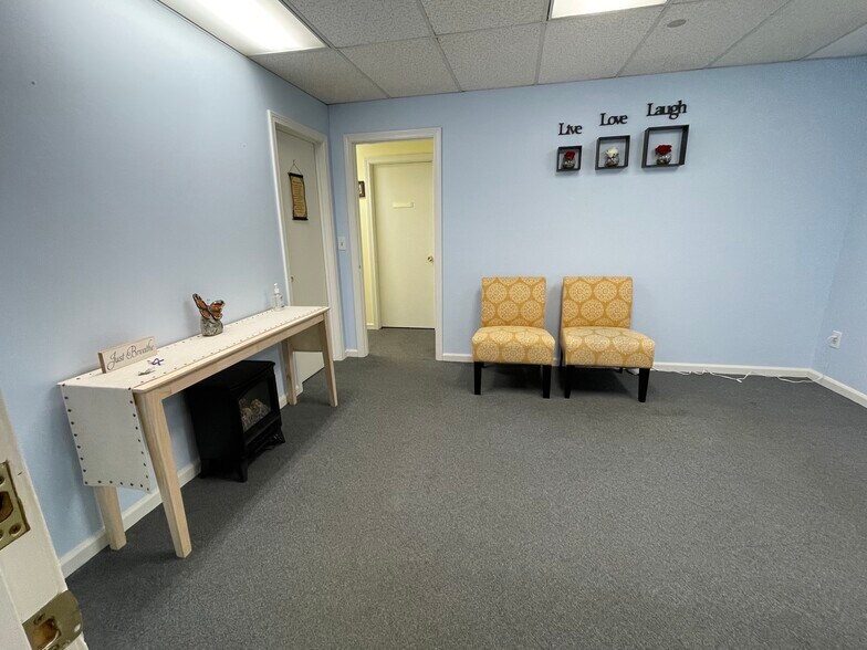 More Photos Of 344-350 Silas Deane Hwy, Wethersfield Medical For Lease