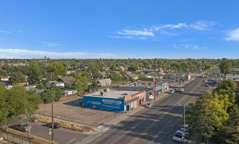 More Photos Of 162-170 N Maple Ave, Fresno Freestanding For Sale
