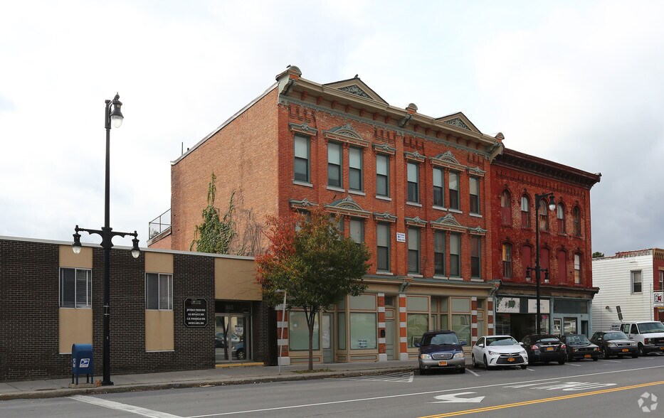 Primary Photo Of 807-813 N Salina St, Syracuse Storefront Retail Residential For Lease