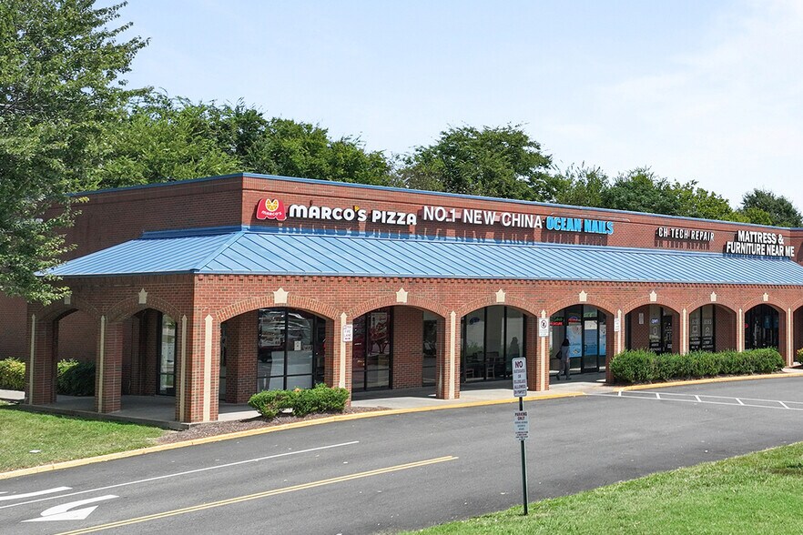 More Photos Of 1-34 Dunlop Village Cir, Colonial Heights Unknown For Lease